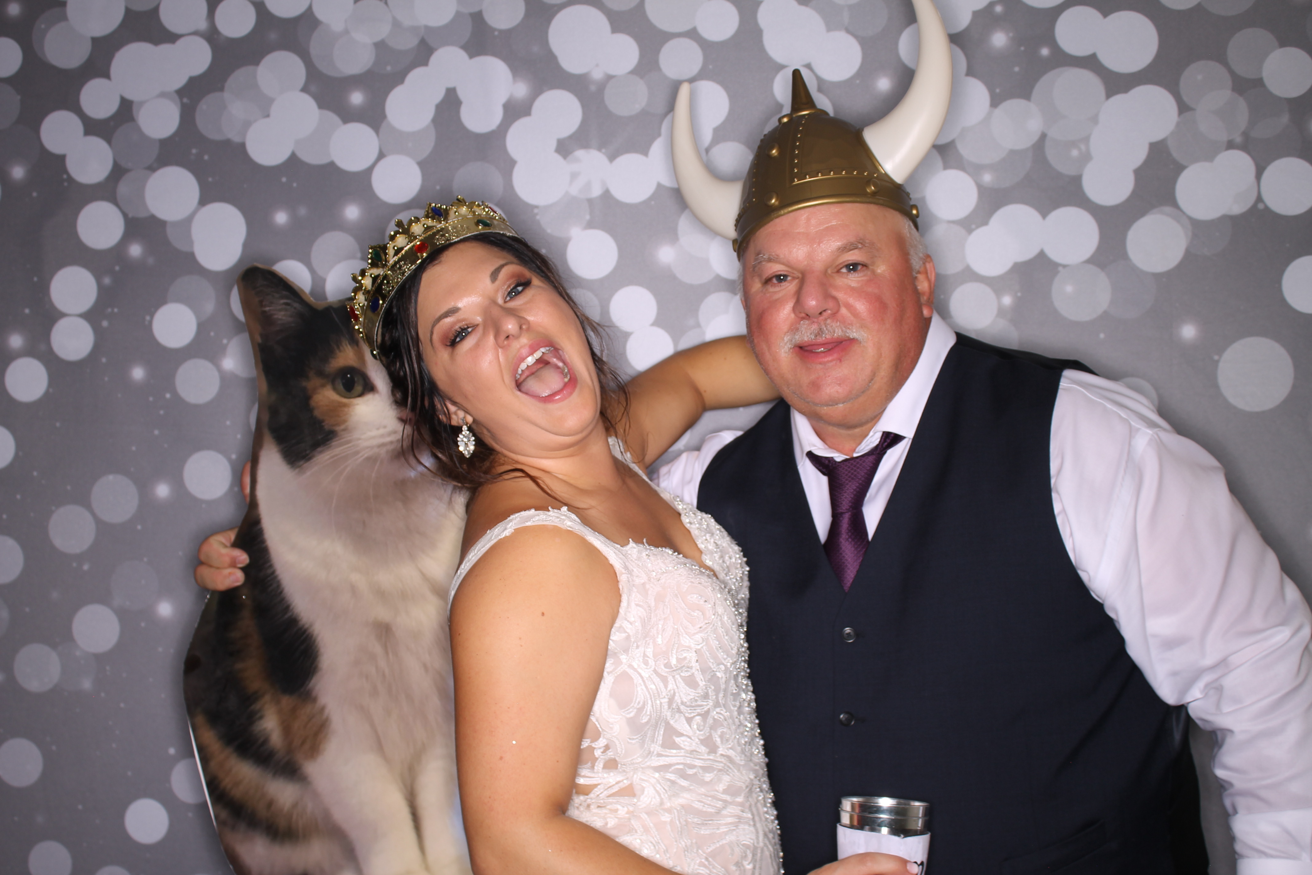 Brian and Brandi’s wedding | View more photos from the event at gallery.photoboothcincy.com/u/PhotoBoothCincy/Brian-and-Brandi’s-wedding